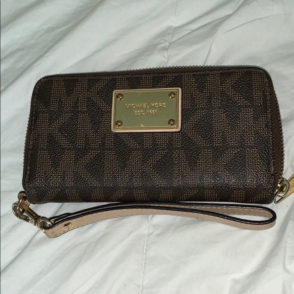 Micheal Kors wallet